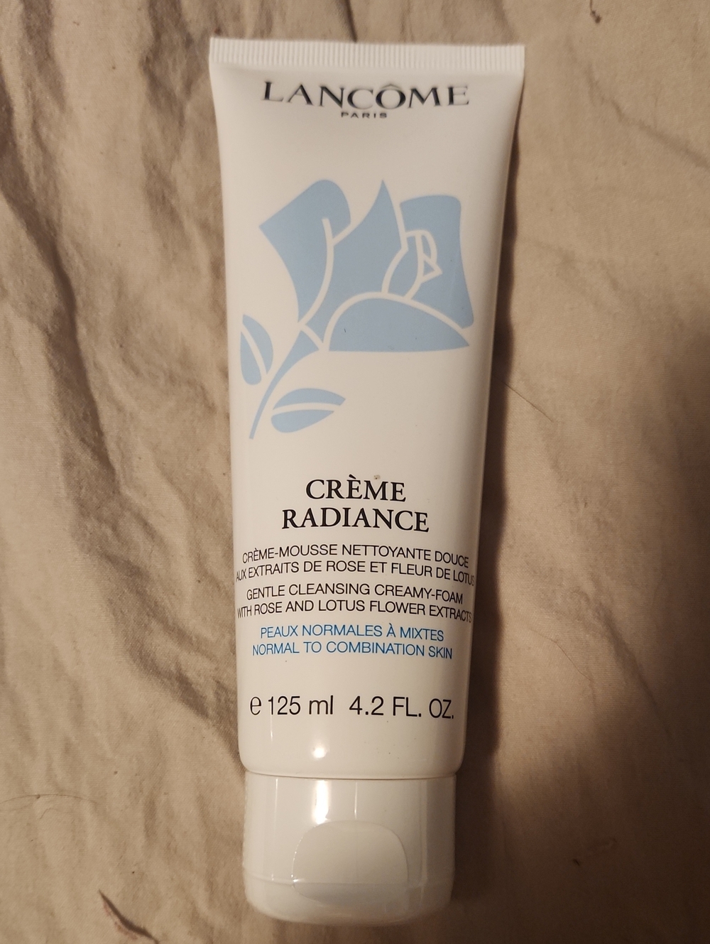 Crème Radiance Gentle Cleansing Cream-Foam – White with Light Blue Accents